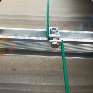 Solution de mise à la terre pour panneau solaire avec cosse de mise à la terre