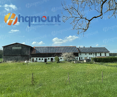 Projet de système de montage solaire de toit de tuiles 150KW
