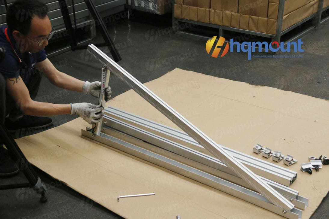 Installation de systèmes de triangles solaires par le fabricant de supports solaires HQ Mount